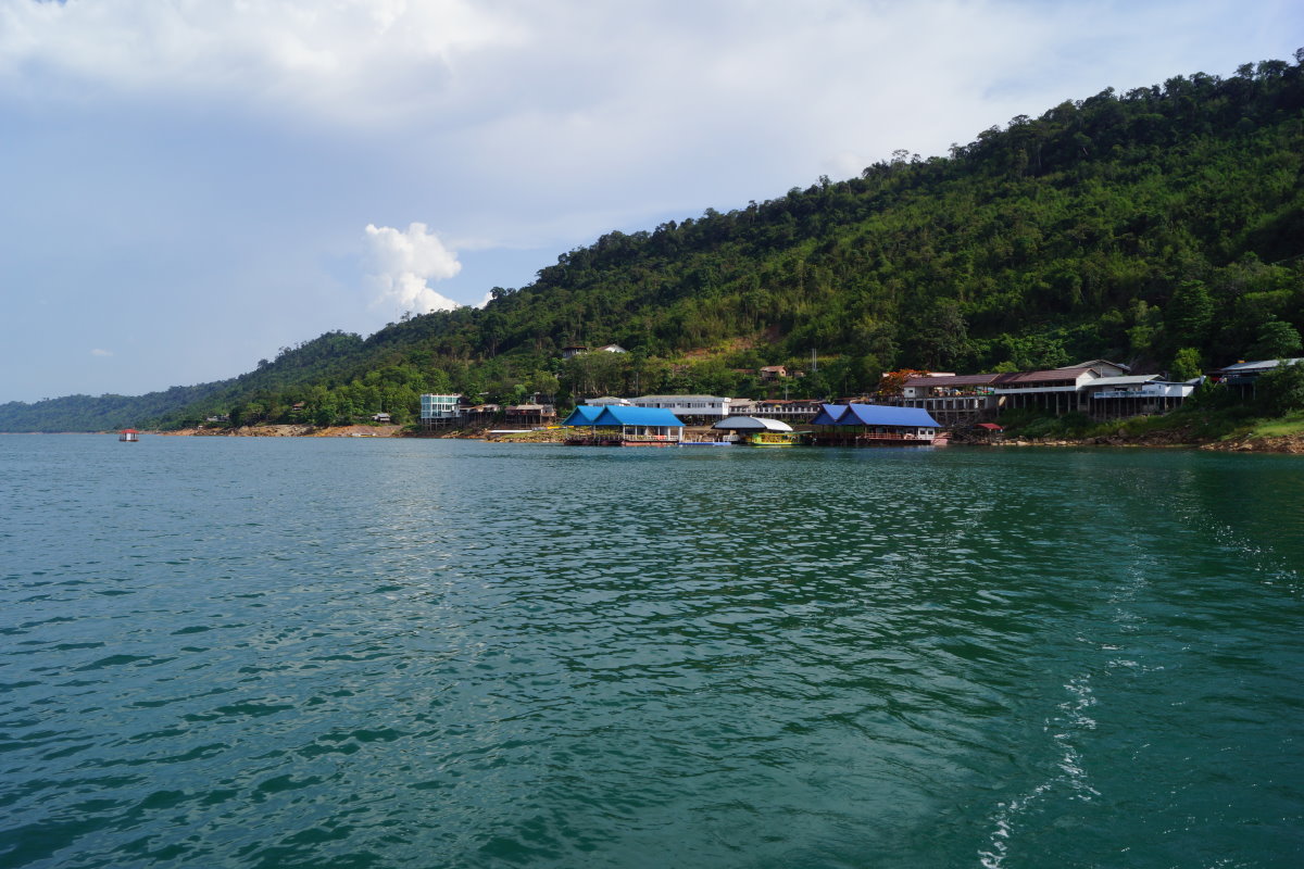 The Nam Ngum dam boat cruise