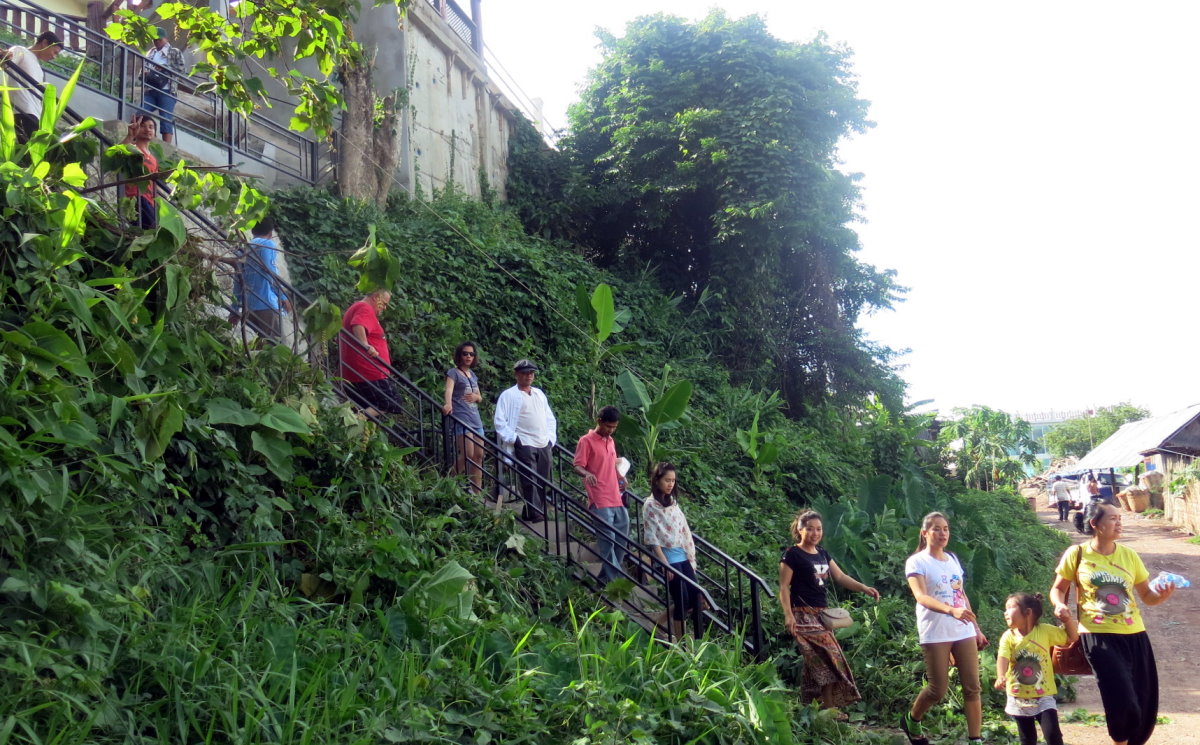 The Nam Ngum dam boat cruise