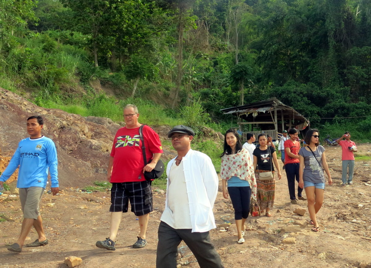 The Nam Ngum dam boat cruise